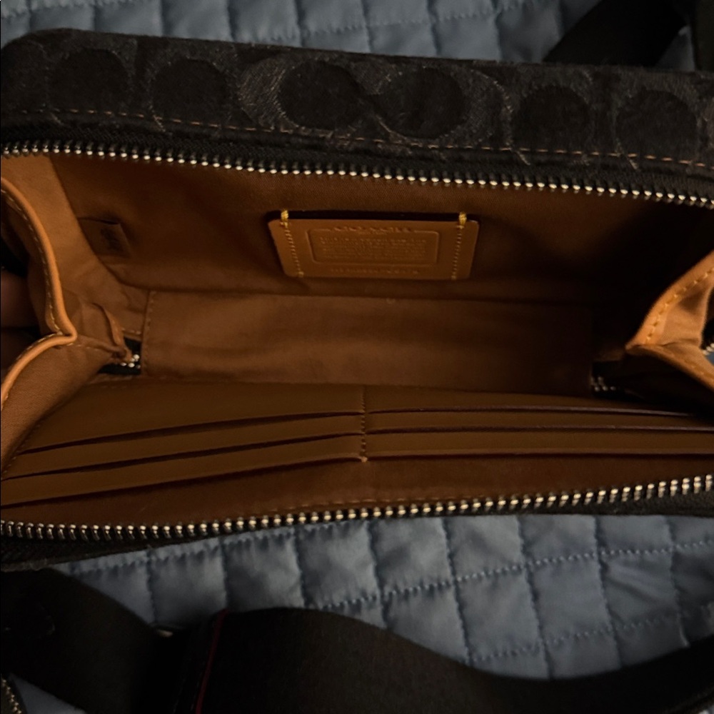 Coach cross body bag with card slots - Picture 2 of 3